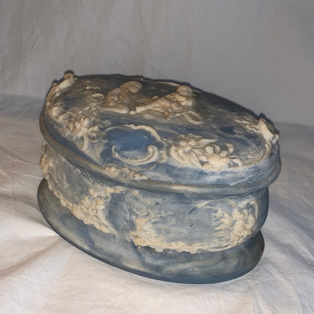 Incolay Studio Stone Jewelry Box 7x4x3.75” Vintage